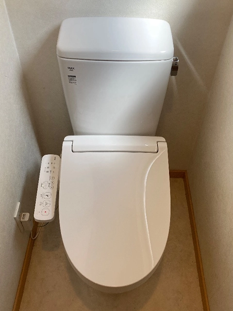 大阪府大阪市東成区にてトイレ取替え リクシルアメージュ便器シャワートイレKB